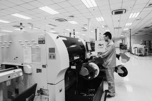 探訪智能工廠 技術(shù)開發(fā)驅(qū)動(dòng)智慧顯威力，生產(chǎn)效率提升四成多